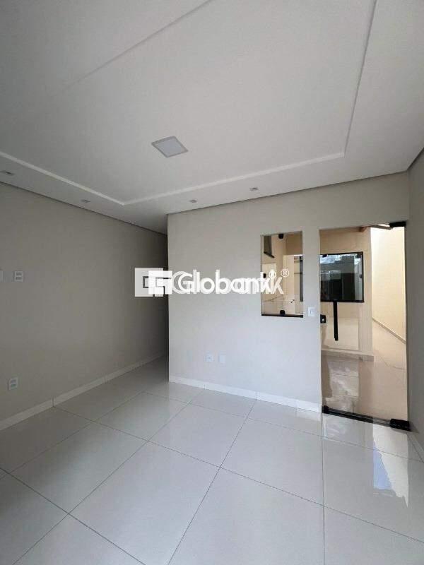 Casa 2 quartos à venda Jardim Olímpico 45m² Montes Claros MG: 