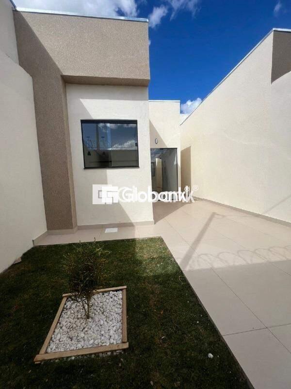 Casa 2 quartos à venda Jardim Olímpico 45m² Montes Claros MG: 