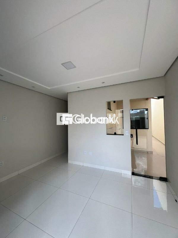 Casa 2 quartos à venda Jardim Olímpico 45m² Montes Claros MG: 