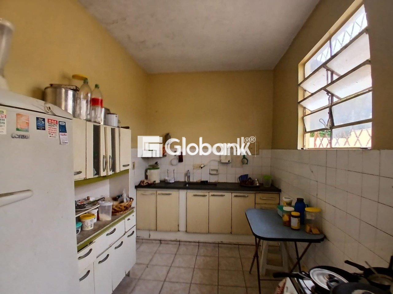 Casa 3 quartos à venda Cândida Câmara 180m² Montes Claros MG: 