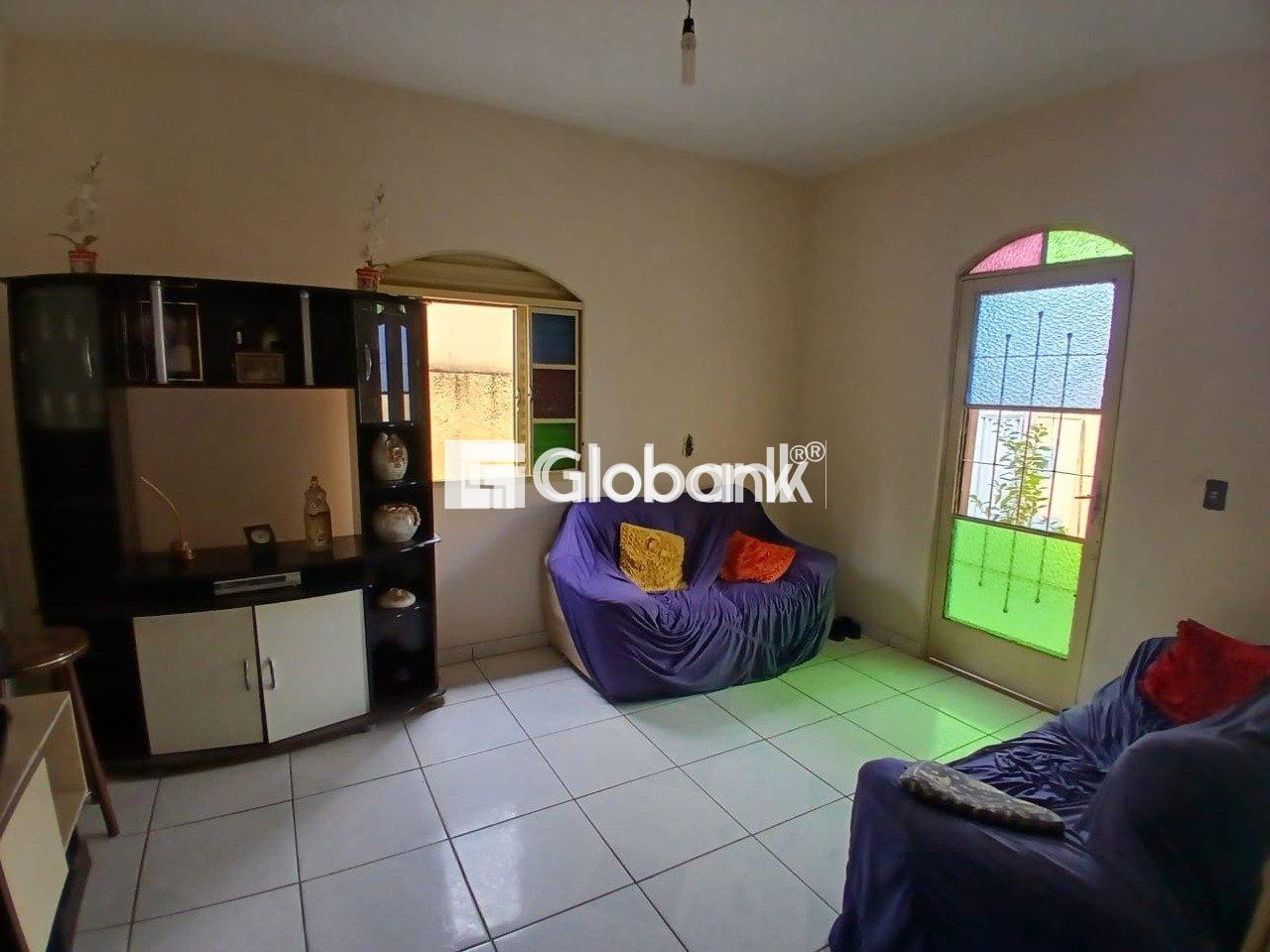 Casa 3 quartos à venda Cândida Câmara 180m² Montes Claros MG: 