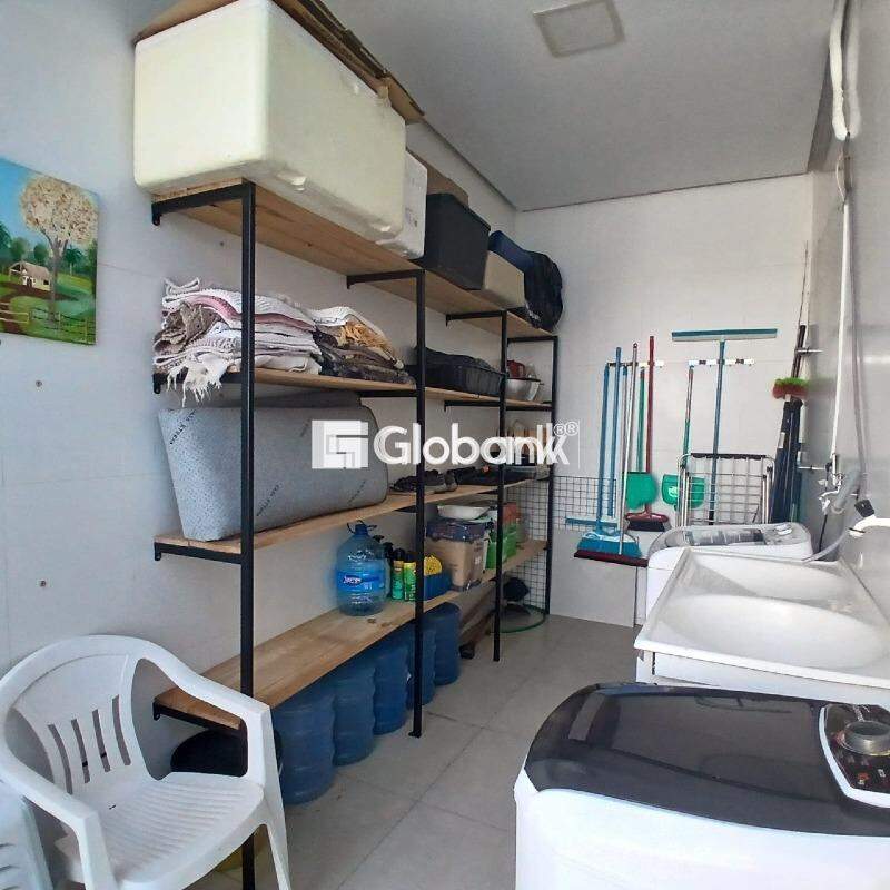 Casa 4 quartos à venda Planalto 280m² Montes Claros MG: 