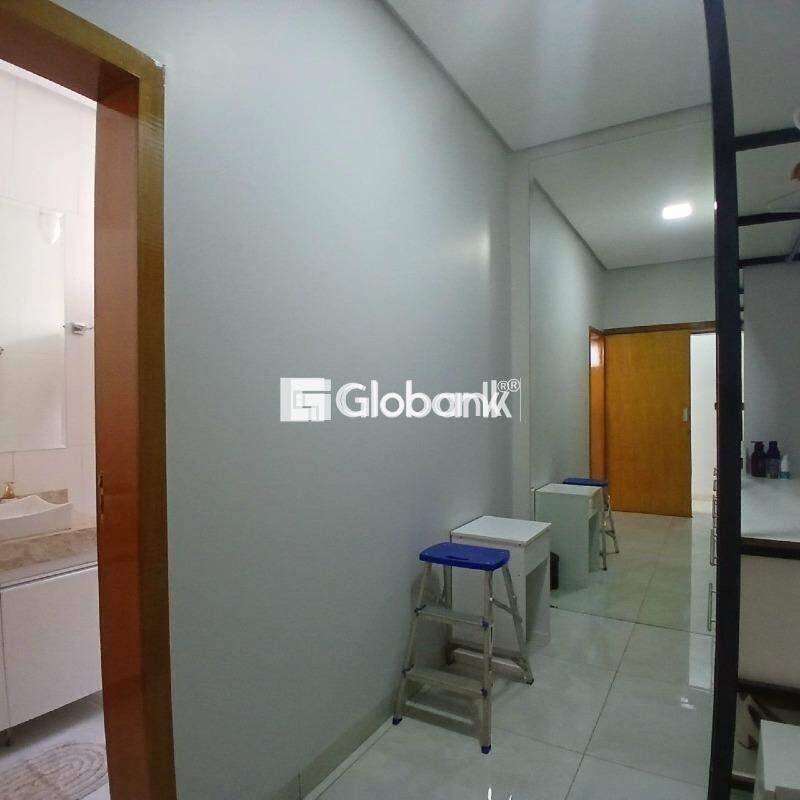 Casa 4 quartos à venda Planalto 280m² Montes Claros MG: 