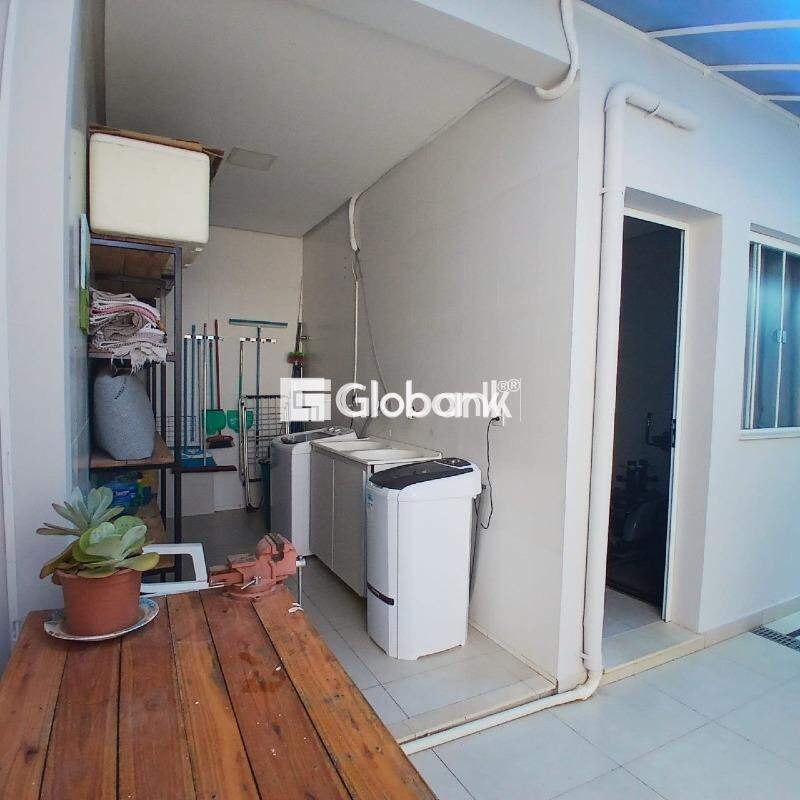 Casa 4 quartos à venda Planalto 280m² Montes Claros MG: 