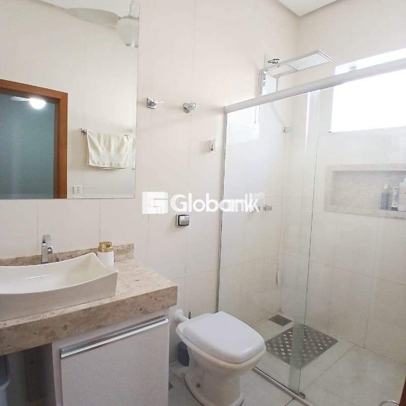 Casa 4 quartos à venda Planalto 280m² Montes Claros MG: 