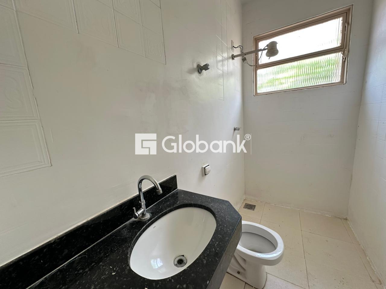 Casa 4 quartos para aluguel Edgar Pereira 110m² Montes Claros MG: Banheiro social