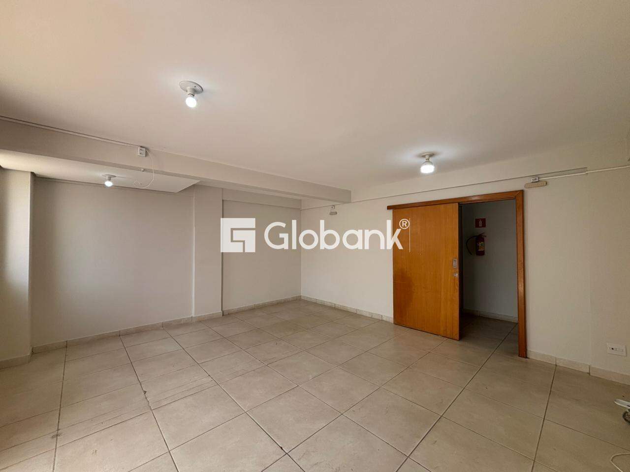Prédio para aluguel Cidade Santa Maria 1.202m² Montes Claros MG: Sala