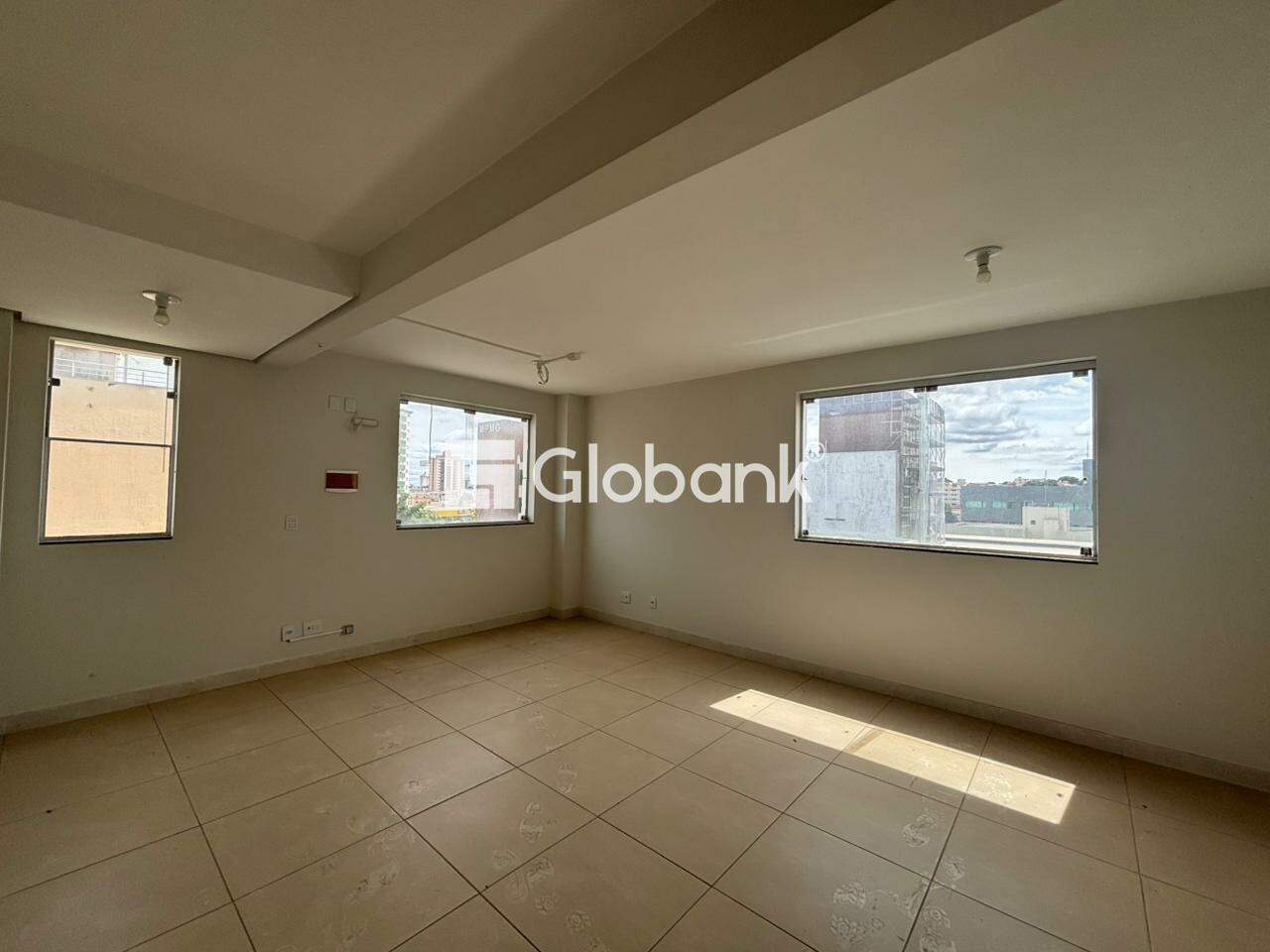 Prédio para aluguel Cidade Santa Maria 1.202m² Montes Claros MG: Sala