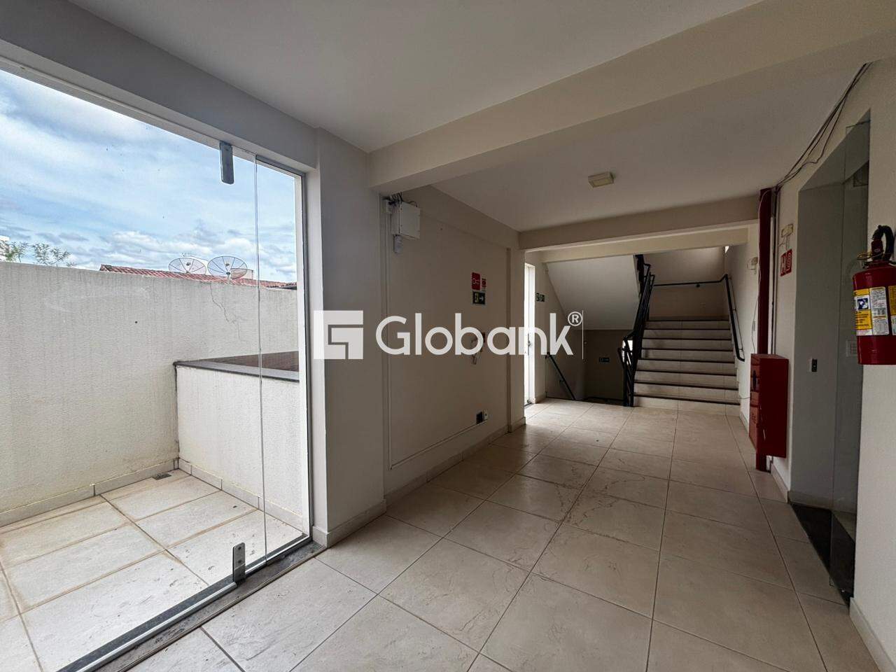 Prédio para aluguel Cidade Santa Maria 1.202m² Montes Claros MG: Hall