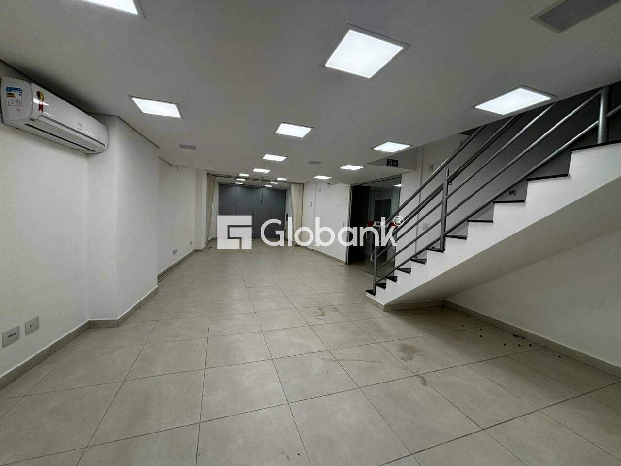 Ponto comercial para aluguel Santo Expedito 288,5m² Montes Claros MG: Interior