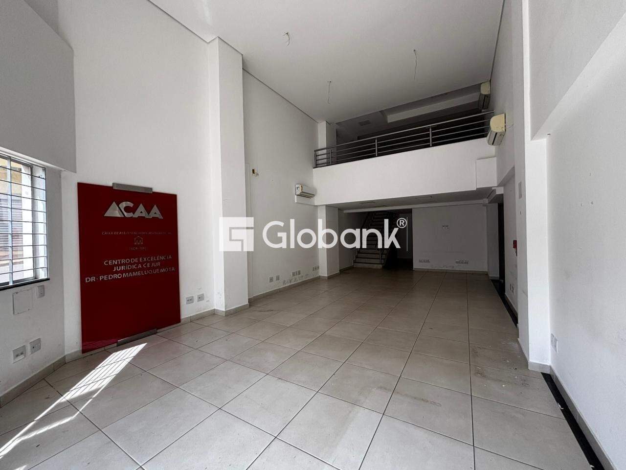 Ponto comercial para aluguel Santo Expedito 288,5m² Montes Claros MG: Entrada