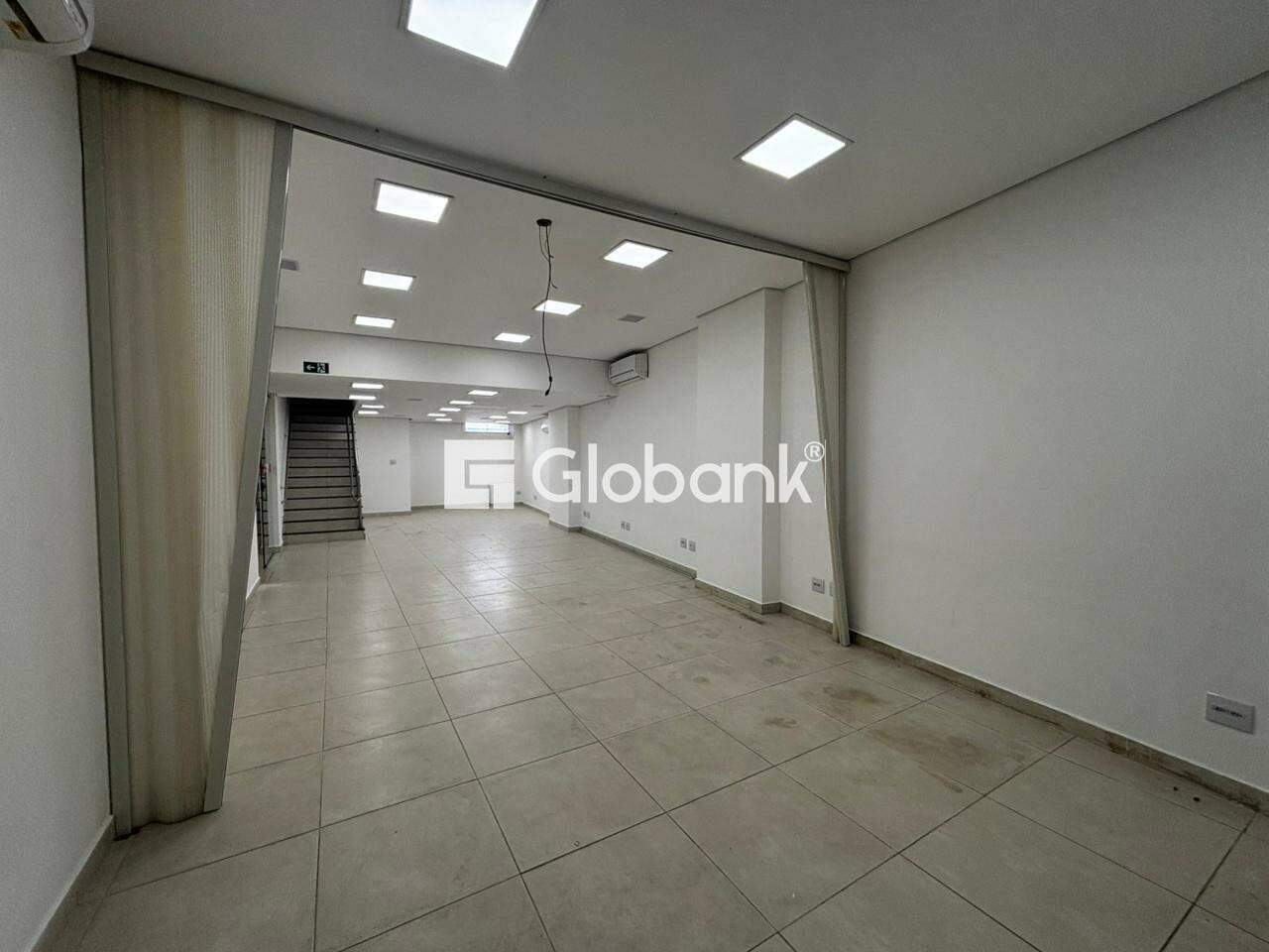 Ponto comercial para aluguel Santo Expedito 288,5m² Montes Claros MG: Sala