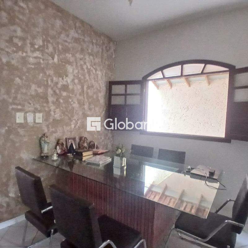 Casa 3 quartos à venda Esplanada 270m² Montes Claros MG: 