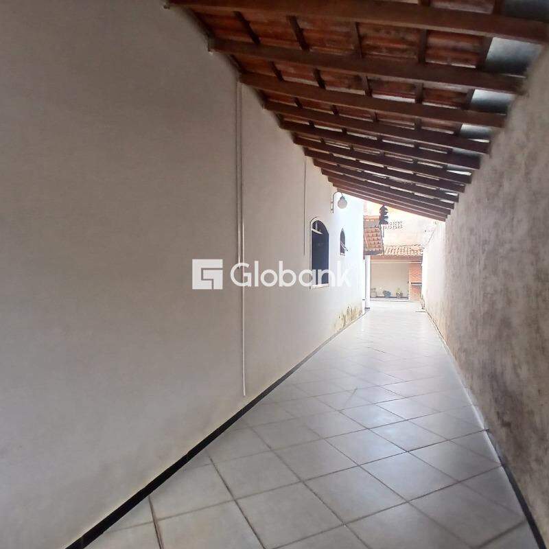 Casa 3 quartos à venda Esplanada 270m² Montes Claros MG: 