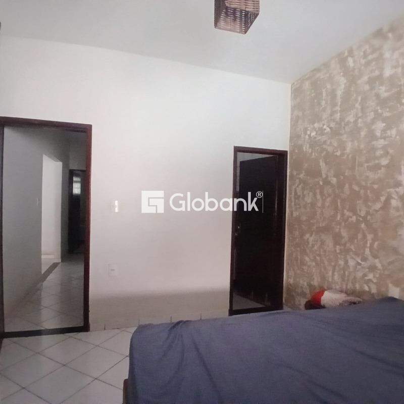 Casa 3 quartos à venda Esplanada 270m² Montes Claros MG: 