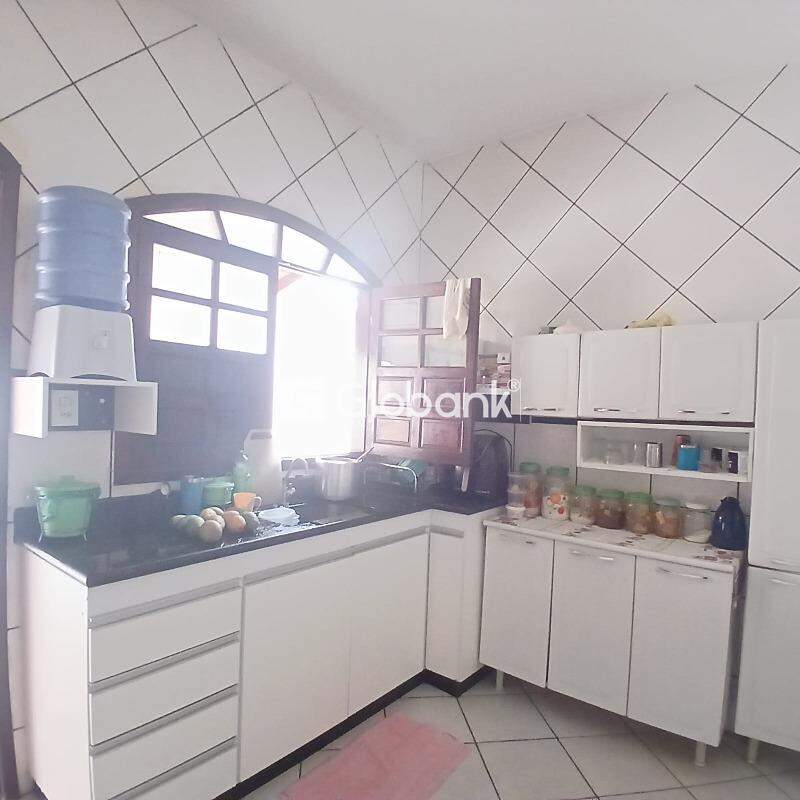 Casa 3 quartos à venda Esplanada 270m² Montes Claros MG: 
