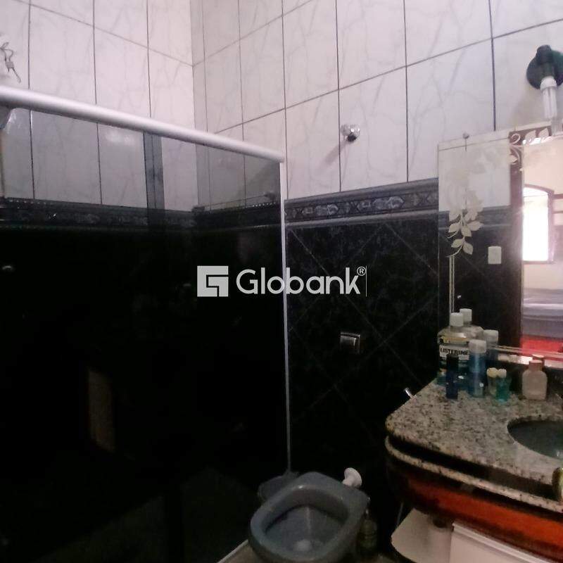 Casa 3 quartos à venda Esplanada 270m² Montes Claros MG: 