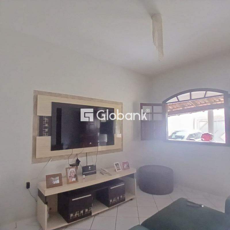 Casa 3 quartos à venda Esplanada 270m² Montes Claros MG: 