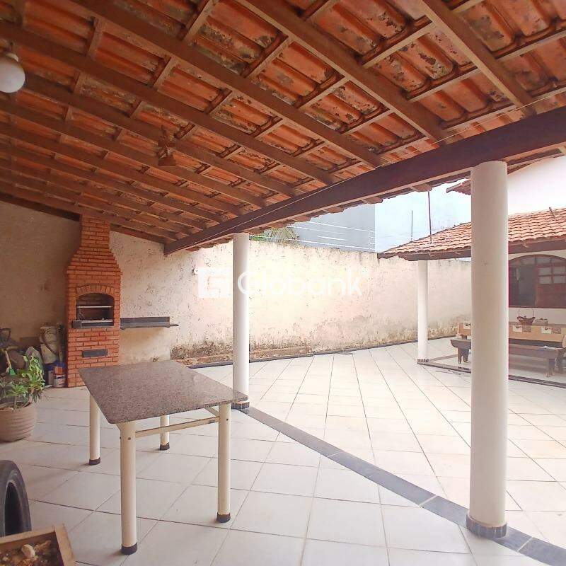 Casa 3 quartos à venda Esplanada 270m² Montes Claros MG: 