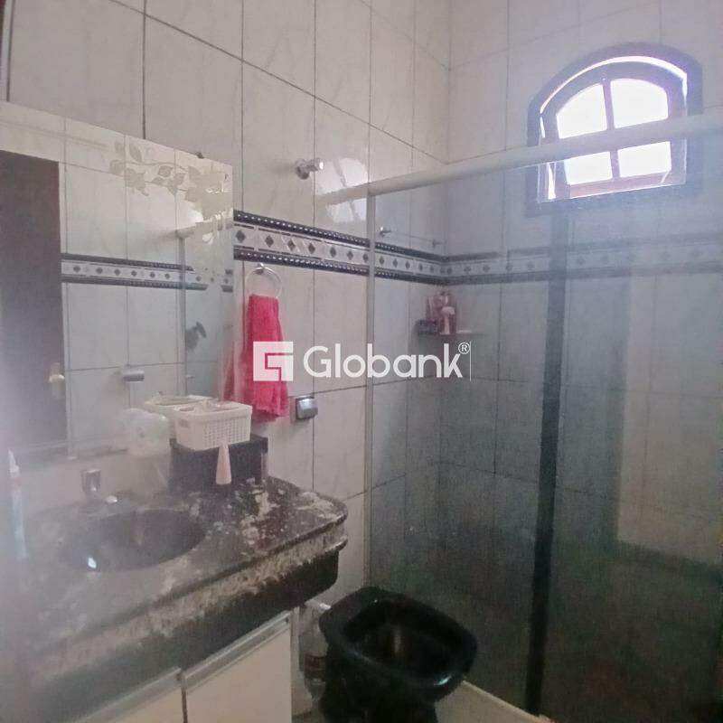 Casa 3 quartos à venda Esplanada 270m² Montes Claros MG: 