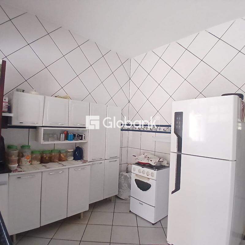 Casa 3 quartos à venda Esplanada 270m² Montes Claros MG: 