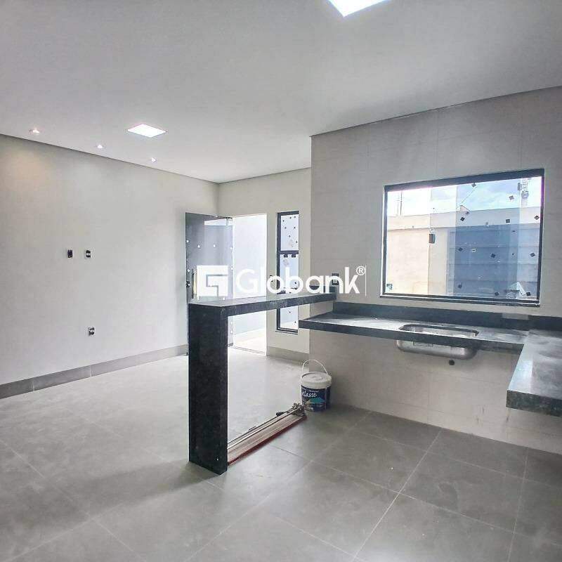 Casa 2 quartos à venda Jardim Olímpico 45m² Montes Claros MG: 