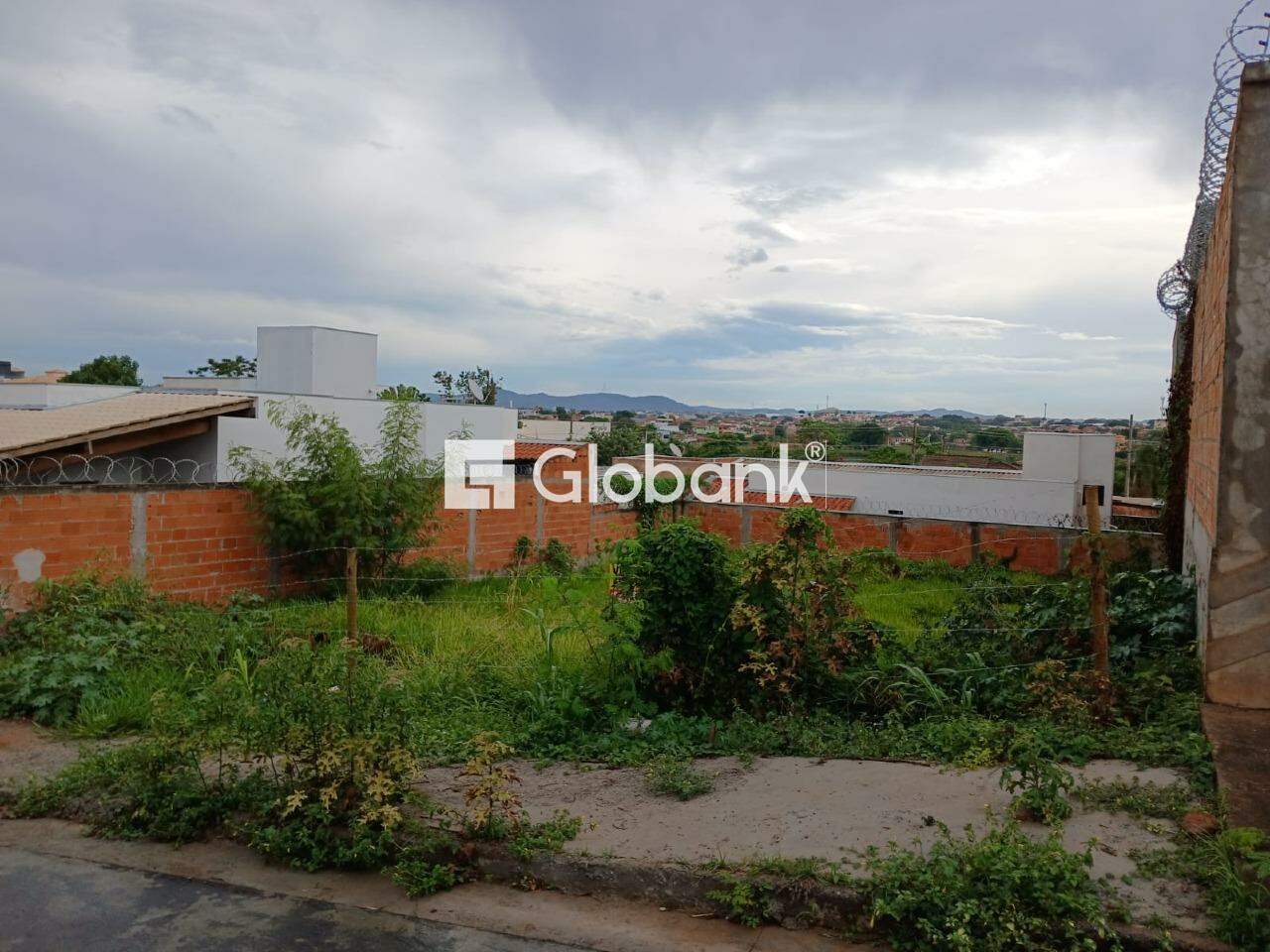 Terreno à venda Guarujá 360m² Montes Claros MG: 
