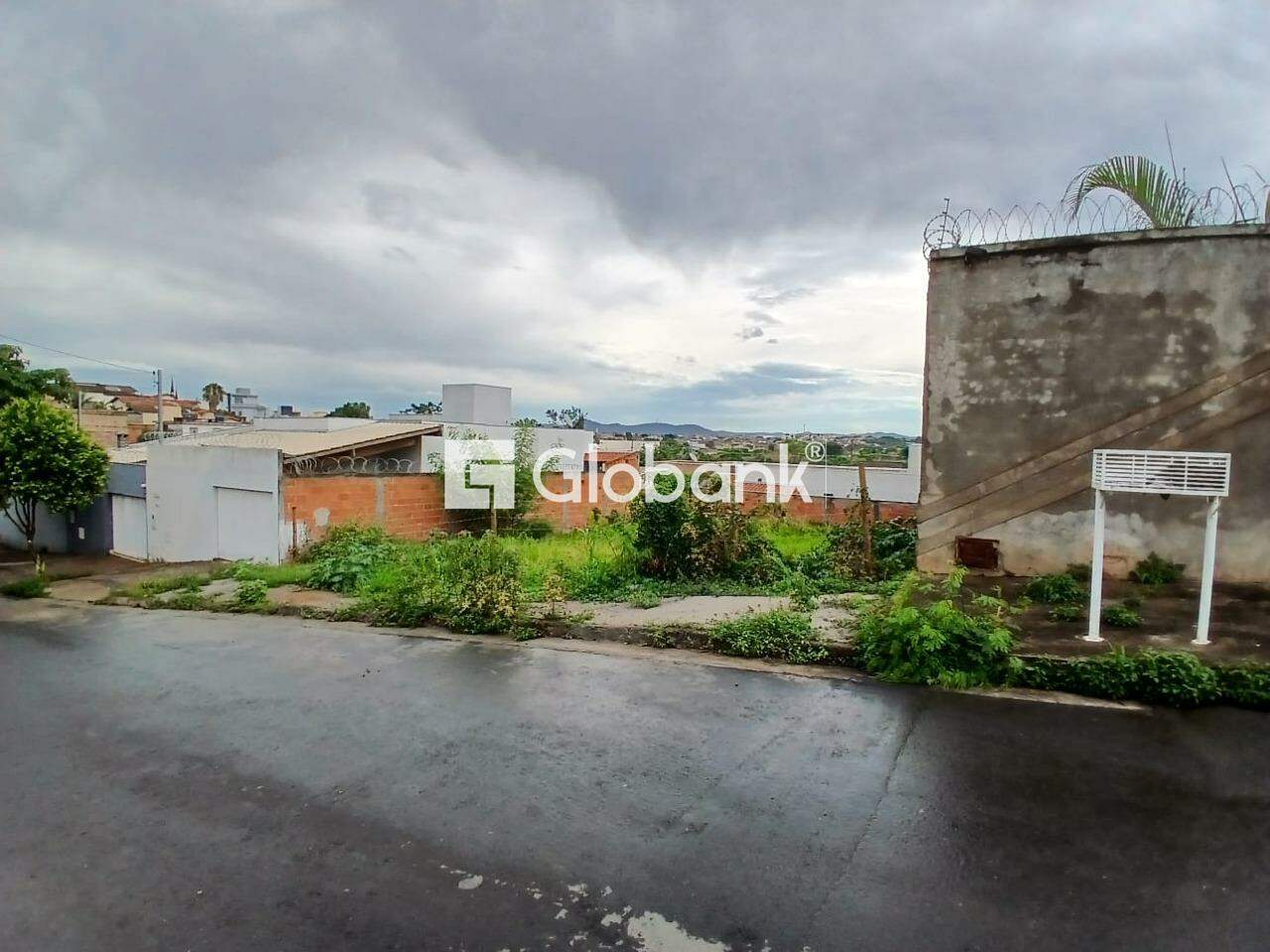 Terreno à venda Guarujá 360m² Montes Claros MG: 