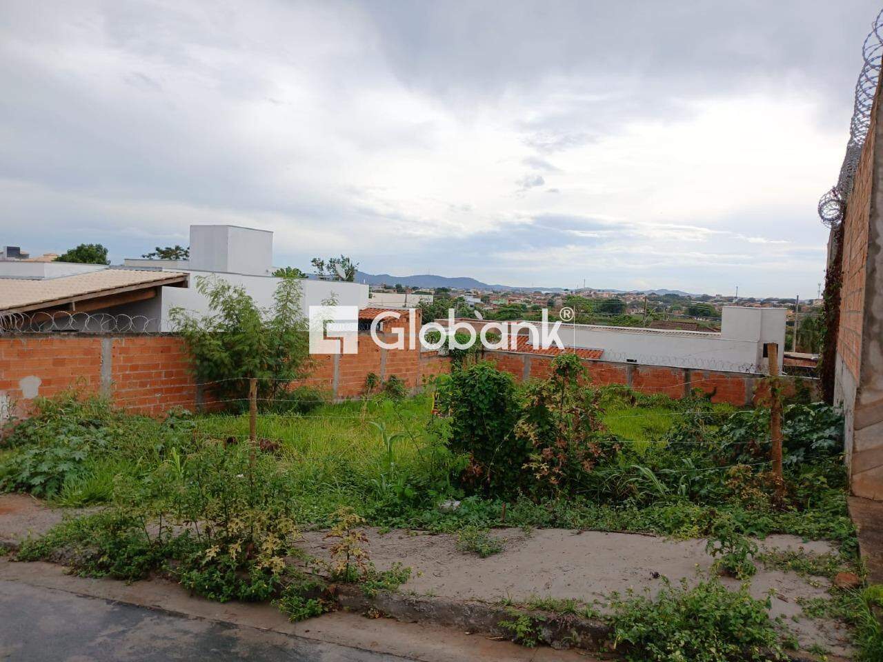 Terreno à venda Guarujá 360m² Montes Claros MG: 