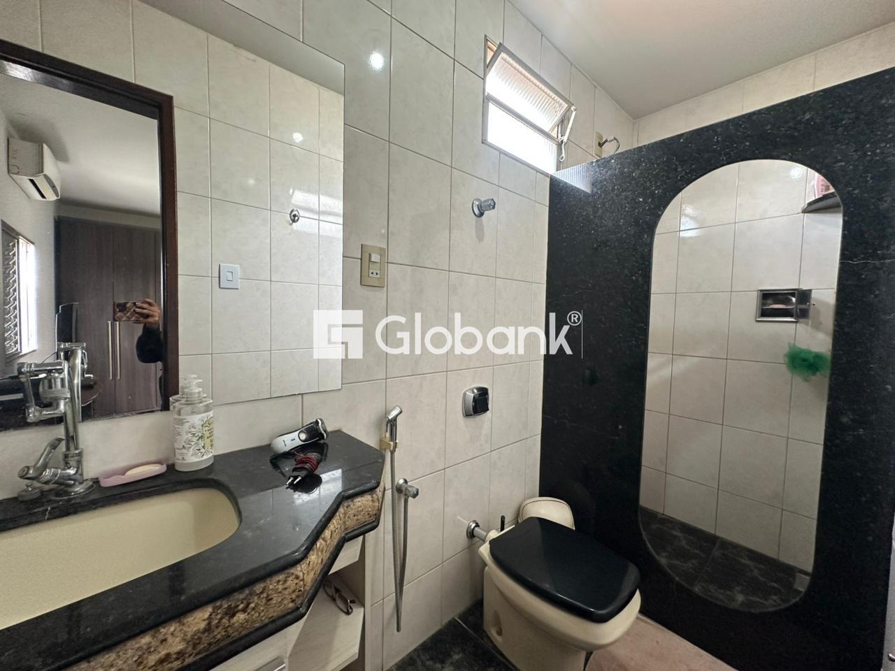 Casa 2 quartos para aluguel José Carlos Vale de Lima 90m² Montes Claros MG: Banheiro social