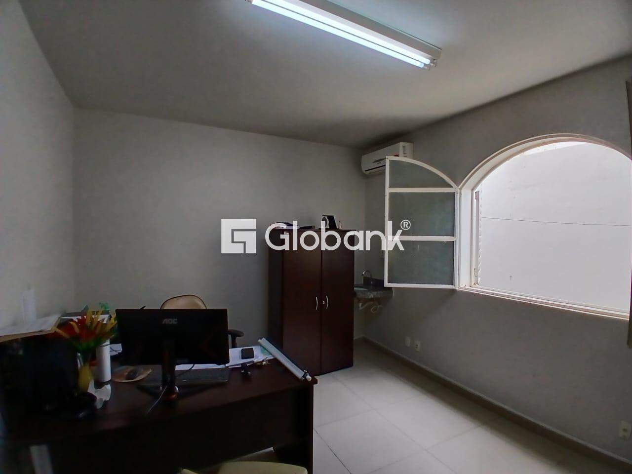 Ponto comercial para aluguel Centro 248m² Montes Claros MG: Sala