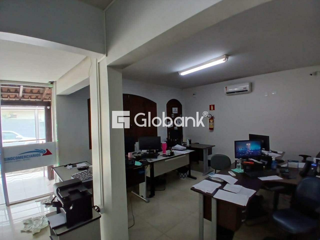 Ponto comercial para aluguel Centro 248m² Montes Claros MG: Sala