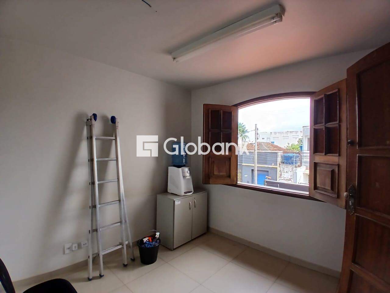 Ponto comercial para aluguel Centro 248m² Montes Claros MG: Sala