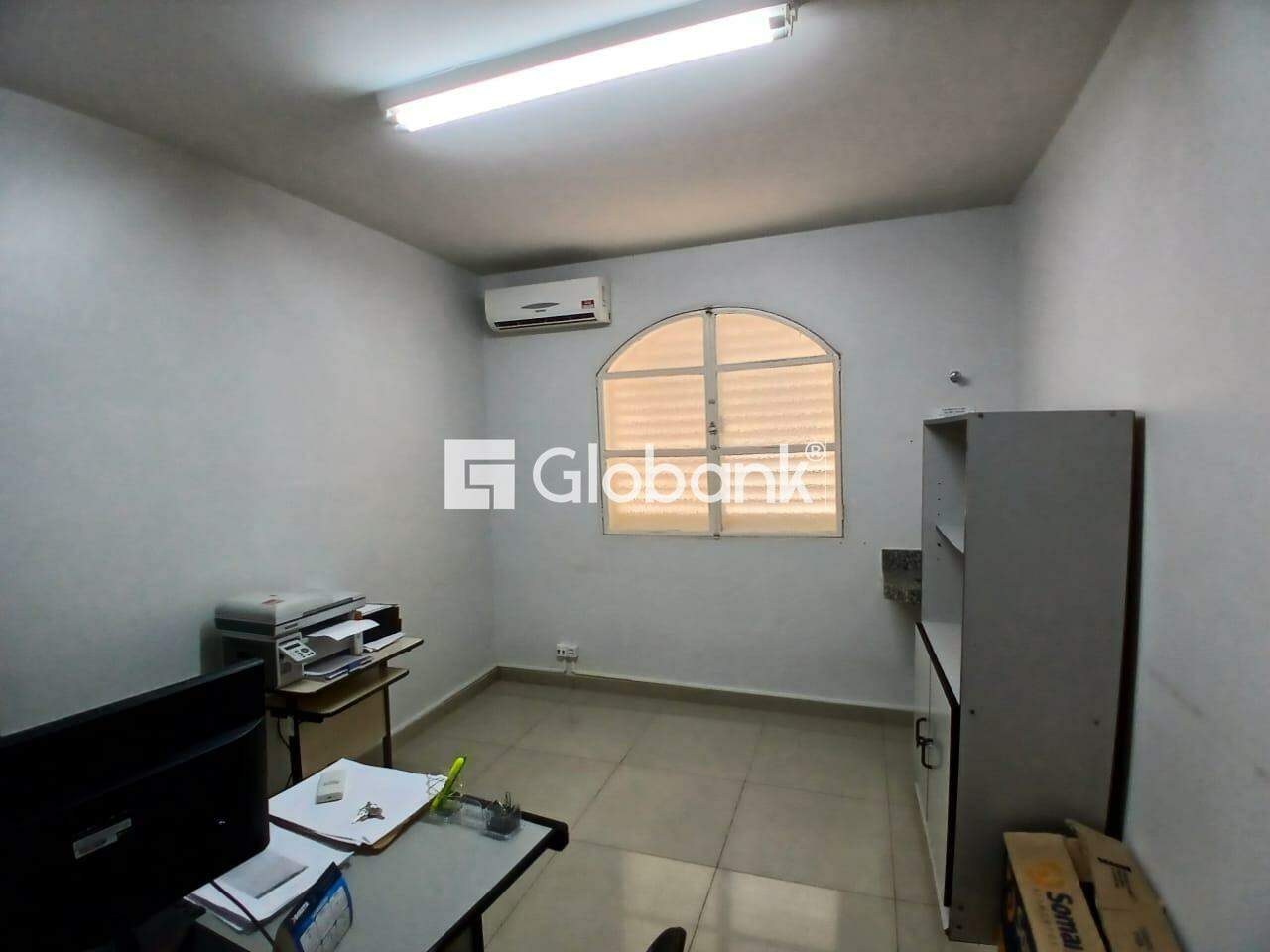Ponto comercial para aluguel Centro 248m² Montes Claros MG: Sala