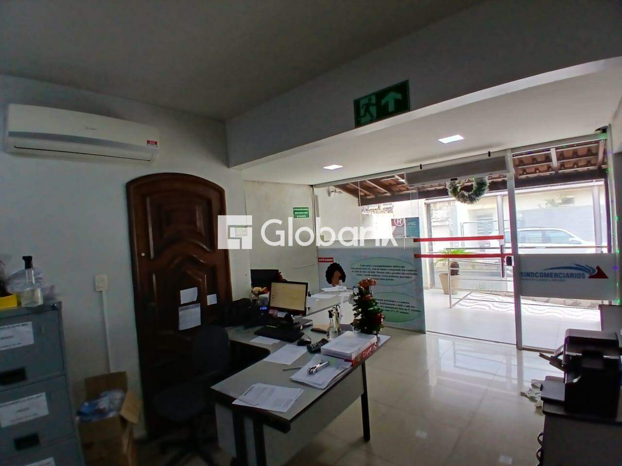 Ponto comercial para aluguel Centro 248m² Montes Claros MG: Sala