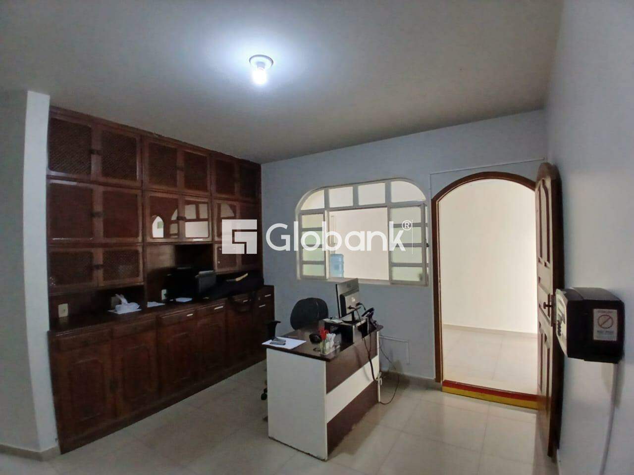 Ponto comercial para aluguel Centro 248m² Montes Claros MG: Sala