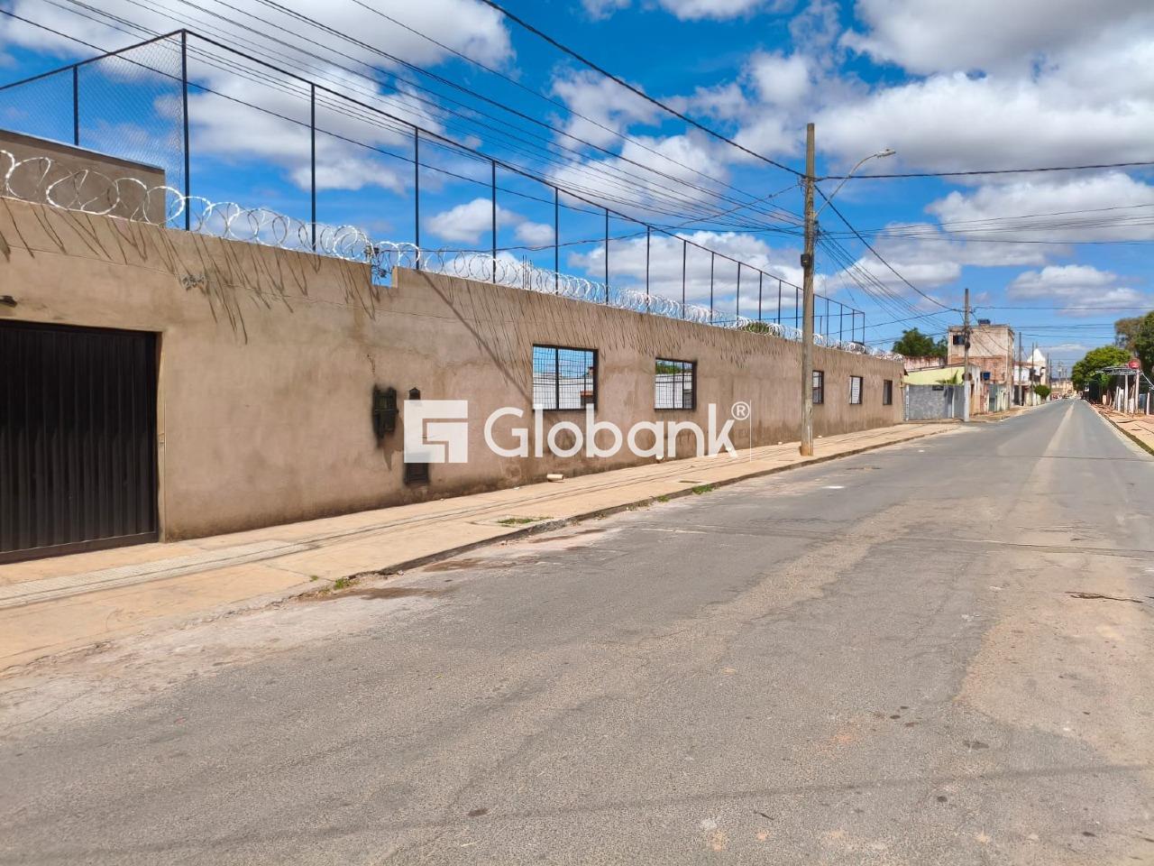 Ponto comercial para aluguel Santo Antônio 1.150m² Montes Claros MG: Fachada