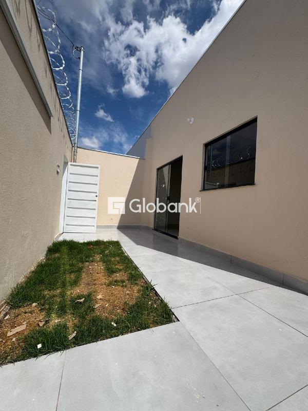 Casa 2 quartos à venda Jardim Olímpico 45m² Montes Claros MG: 