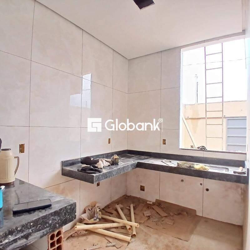 Casa 2 quartos à venda Jardim Olímpico 45m² Montes Claros MG: 