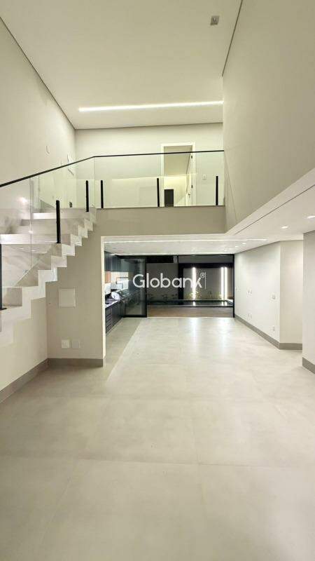 Casa 5 quartos à venda Ibituruna 220m² Montes Claros MG: 