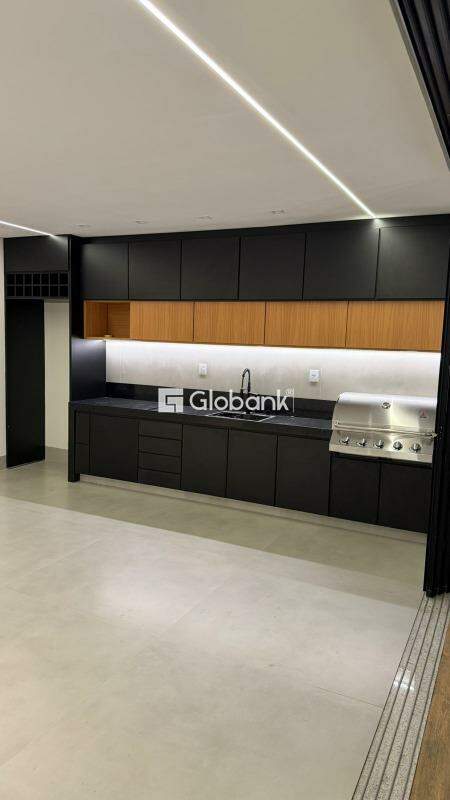 Casa 5 quartos à venda Ibituruna 220m² Montes Claros MG: 