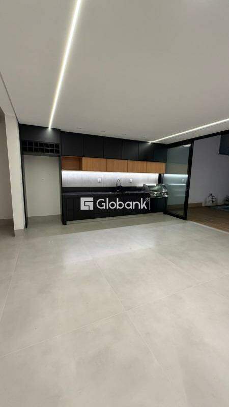 Casa 5 quartos à venda Ibituruna 220m² Montes Claros MG: