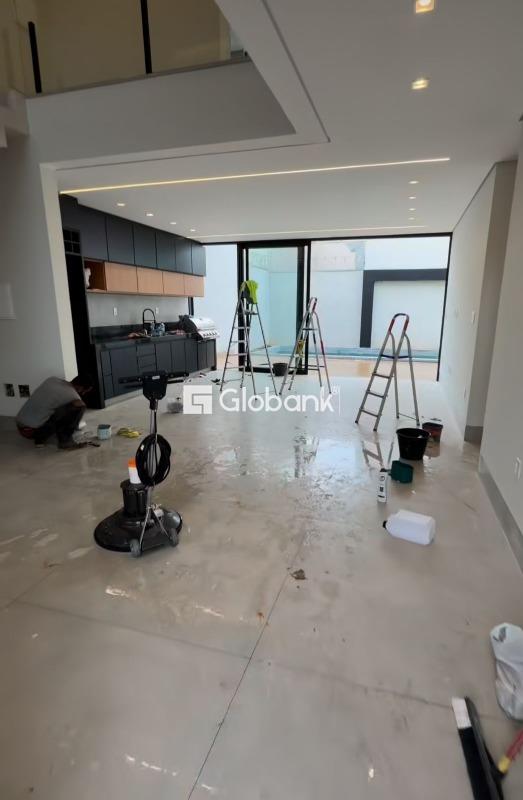 Casa 5 quartos à venda Ibituruna 220m² Montes Claros MG: 