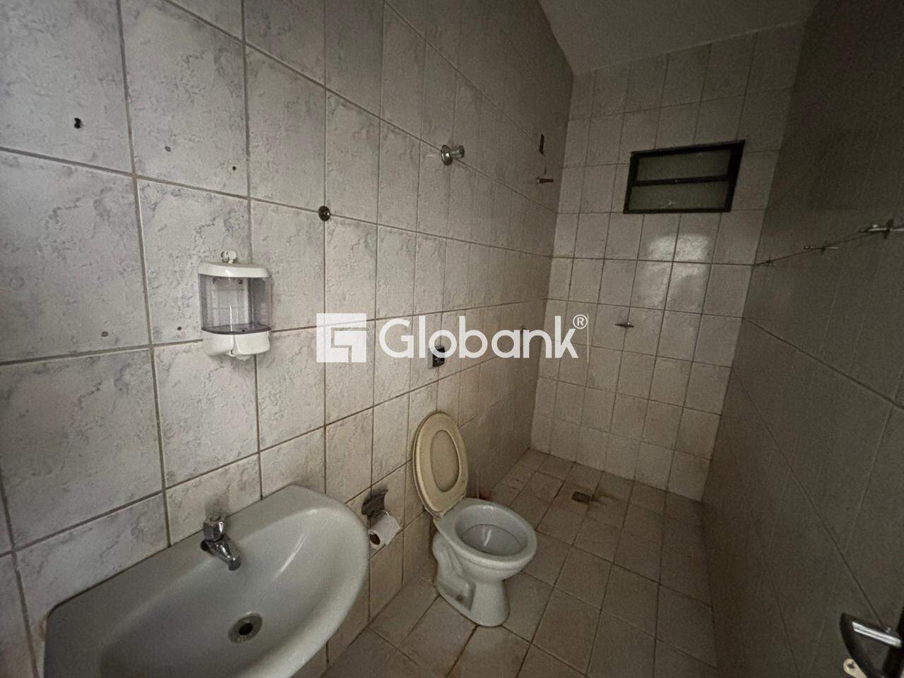 Ponto comercial para aluguel Jardim São Geraldo 70m² Montes Claros MG: Banheiro