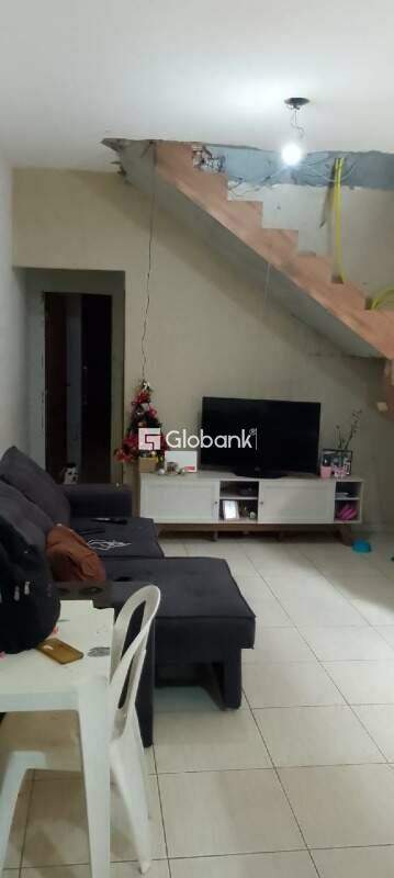 Casa 5 quartos à venda Maracanã 120m² Montes Claros MG: 