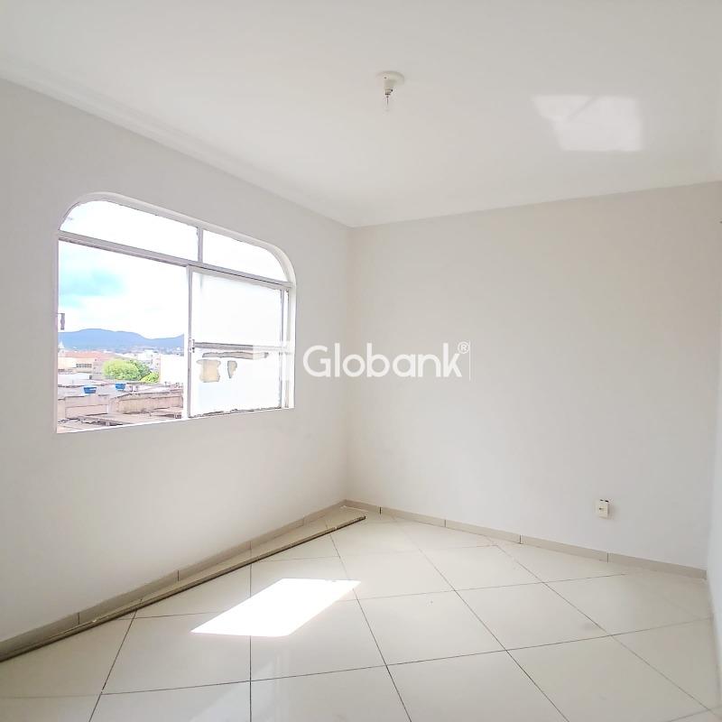 Apartamento 2 quartos à venda Centro 45m² Montes Claros MG: 
