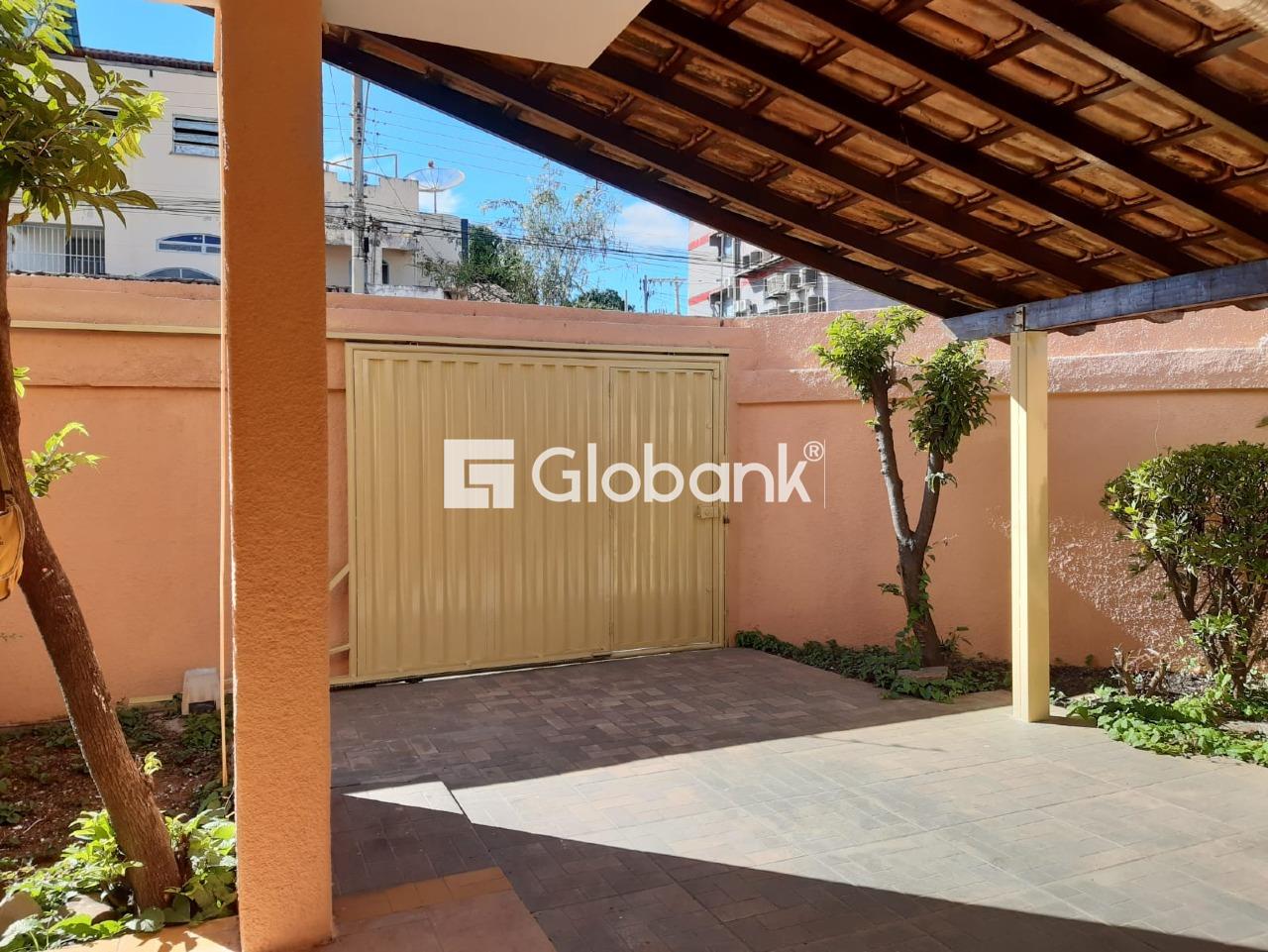 Casa 6 quartos à venda Centro 200m² Montes Claros MG: 