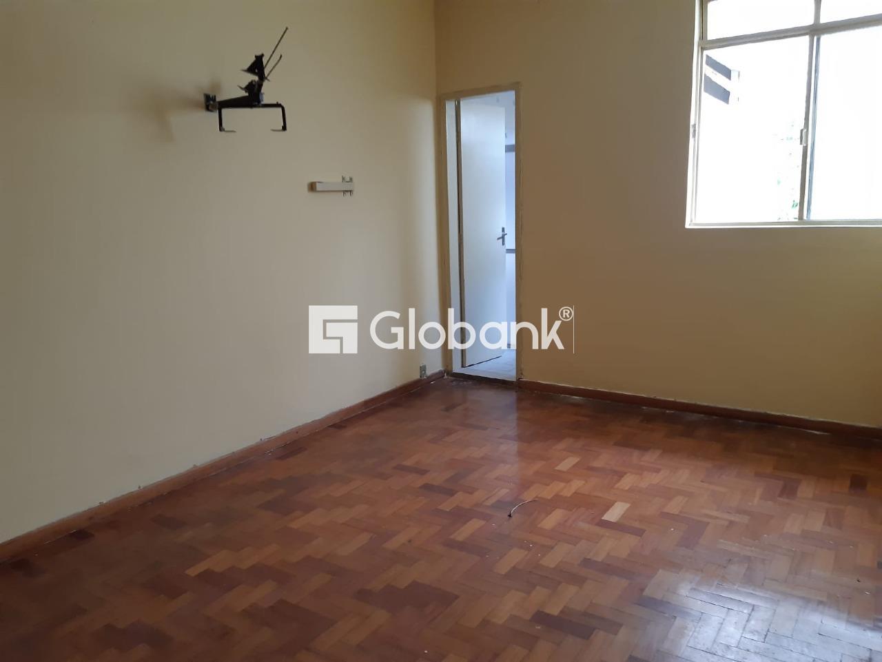 Casa 6 quartos à venda Centro 200m² Montes Claros MG: 
