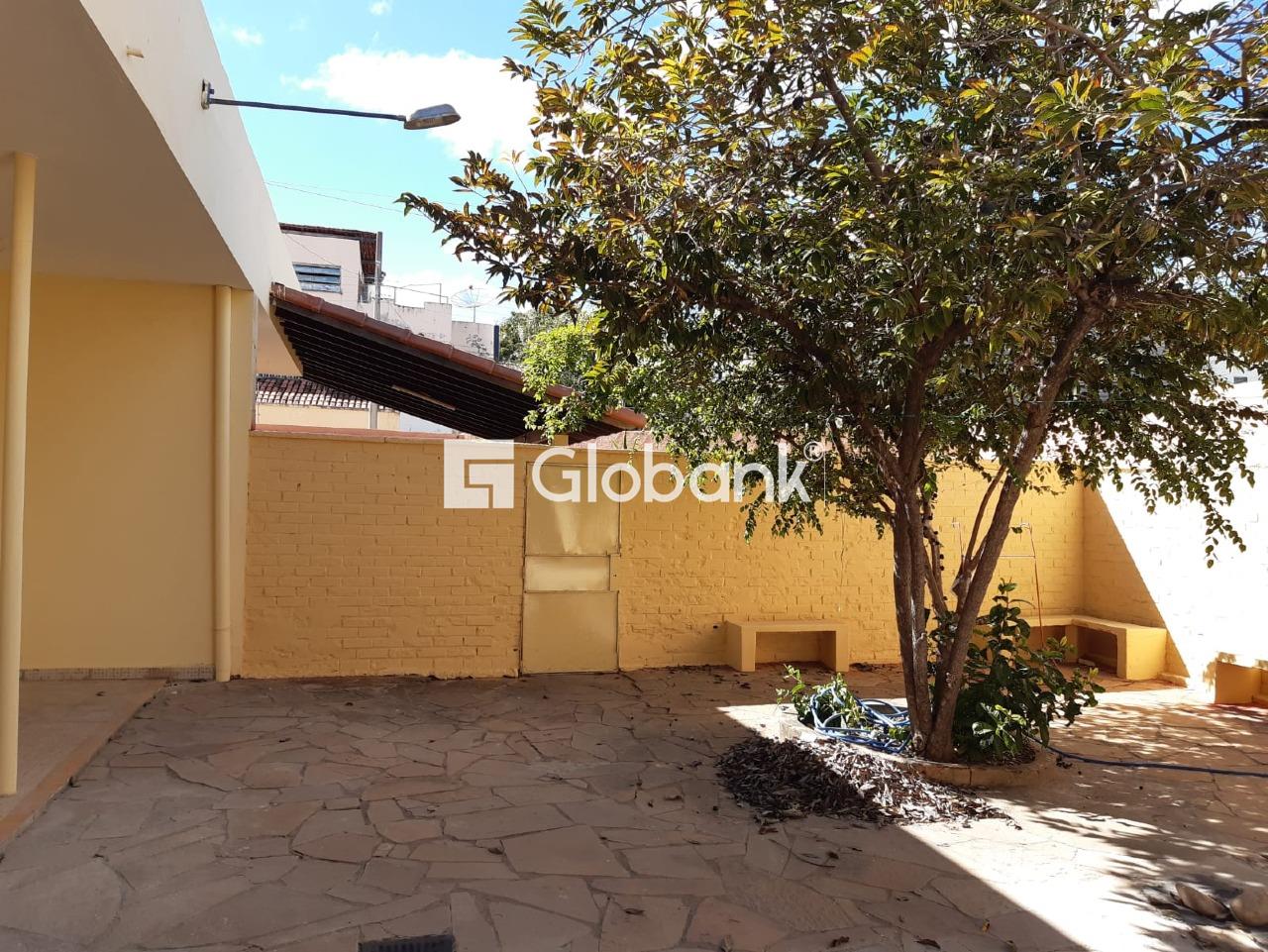 Casa 6 quartos à venda Centro 200m² Montes Claros MG: 