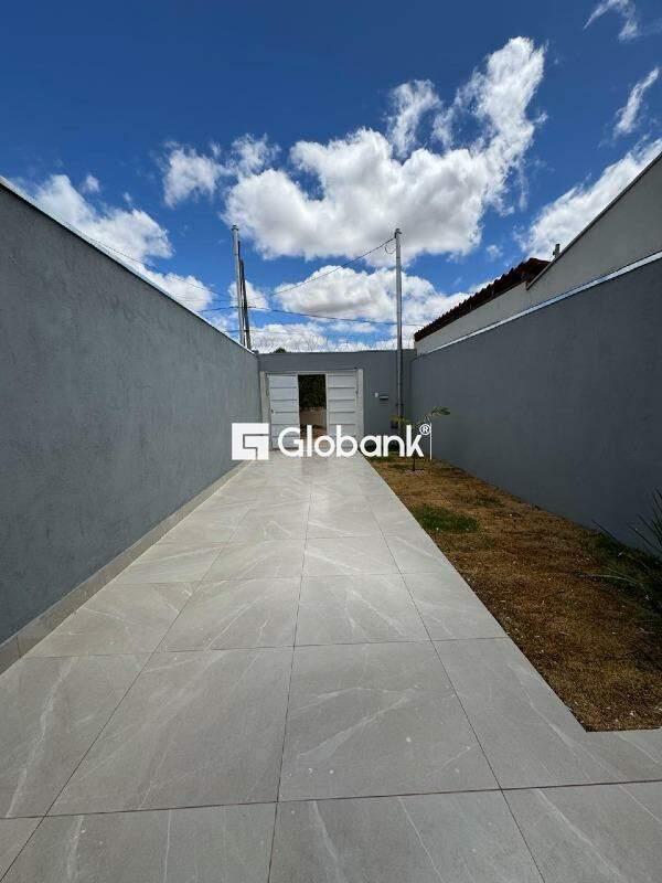 Casa 2 quartos à venda Vila Anália 55m² Montes Claros MG: 